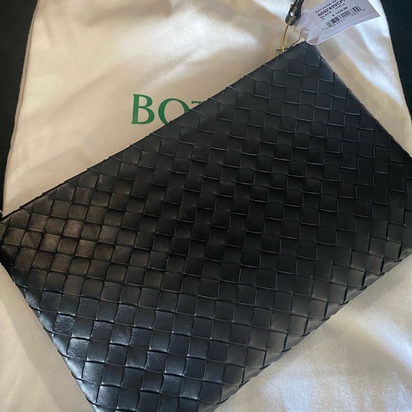 Bottega Veneta Woven Clutch - Picture 2 of 3